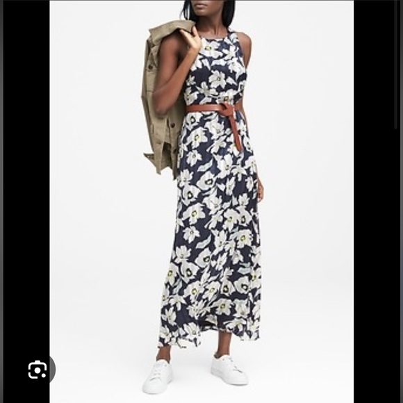 Banana Republic Dresses & Skirts - Banana Republic Navy and White Floral Dress